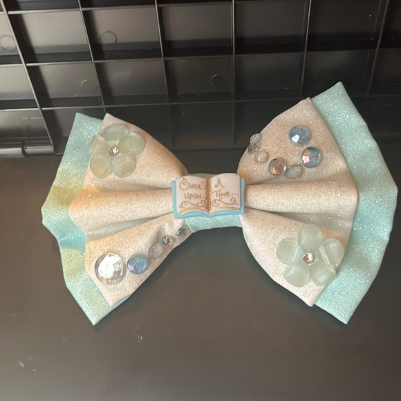 Cinderella double bow - Picture 1 of 4